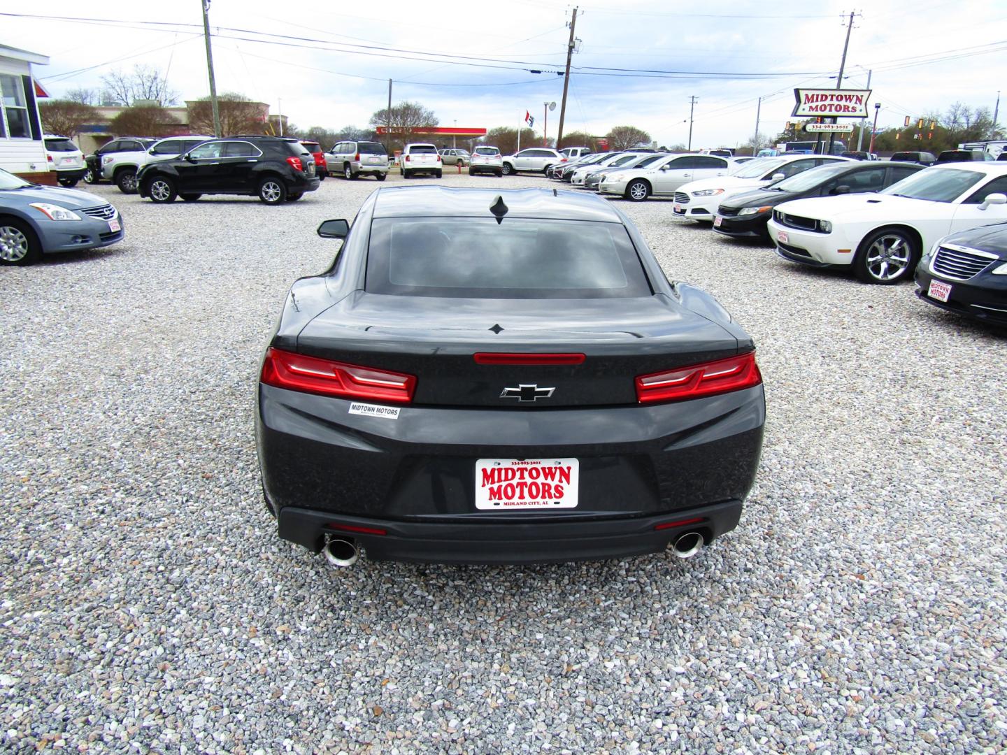 2017 Gray Chevrolet Camaro 1LT Coupe (1G1FB1RX6H0) with an 2.0L L4 DOHC 16V TURBO engine, Automatic transmission, located at 15016 S Hwy 231, Midland City, AL, 36350, (334) 983-3001, 31.306210, -85.495277 - Photo#5